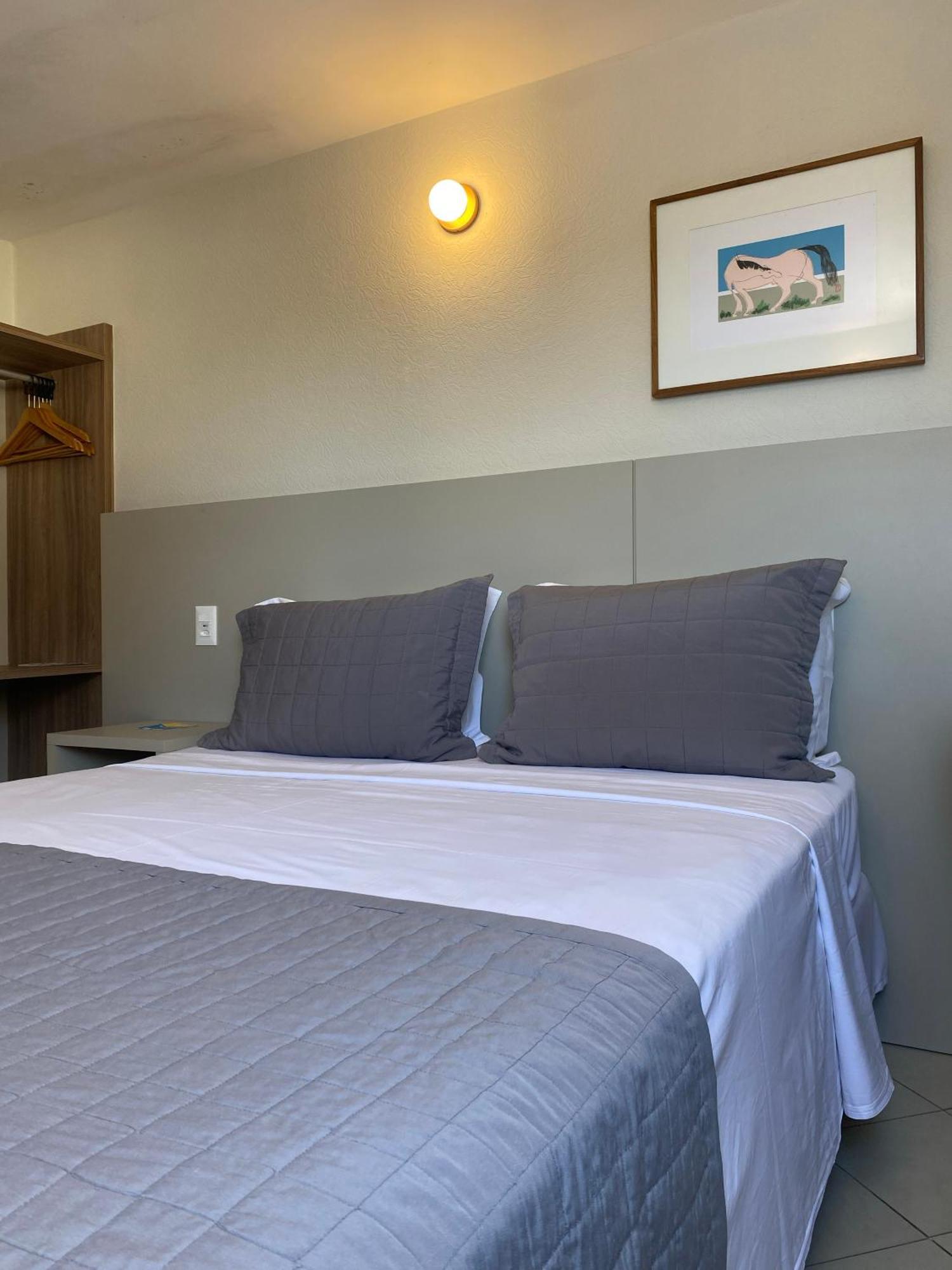 לאורו דה פרייטס Malibu Plaza Hotel מראה חיצוני תמונה