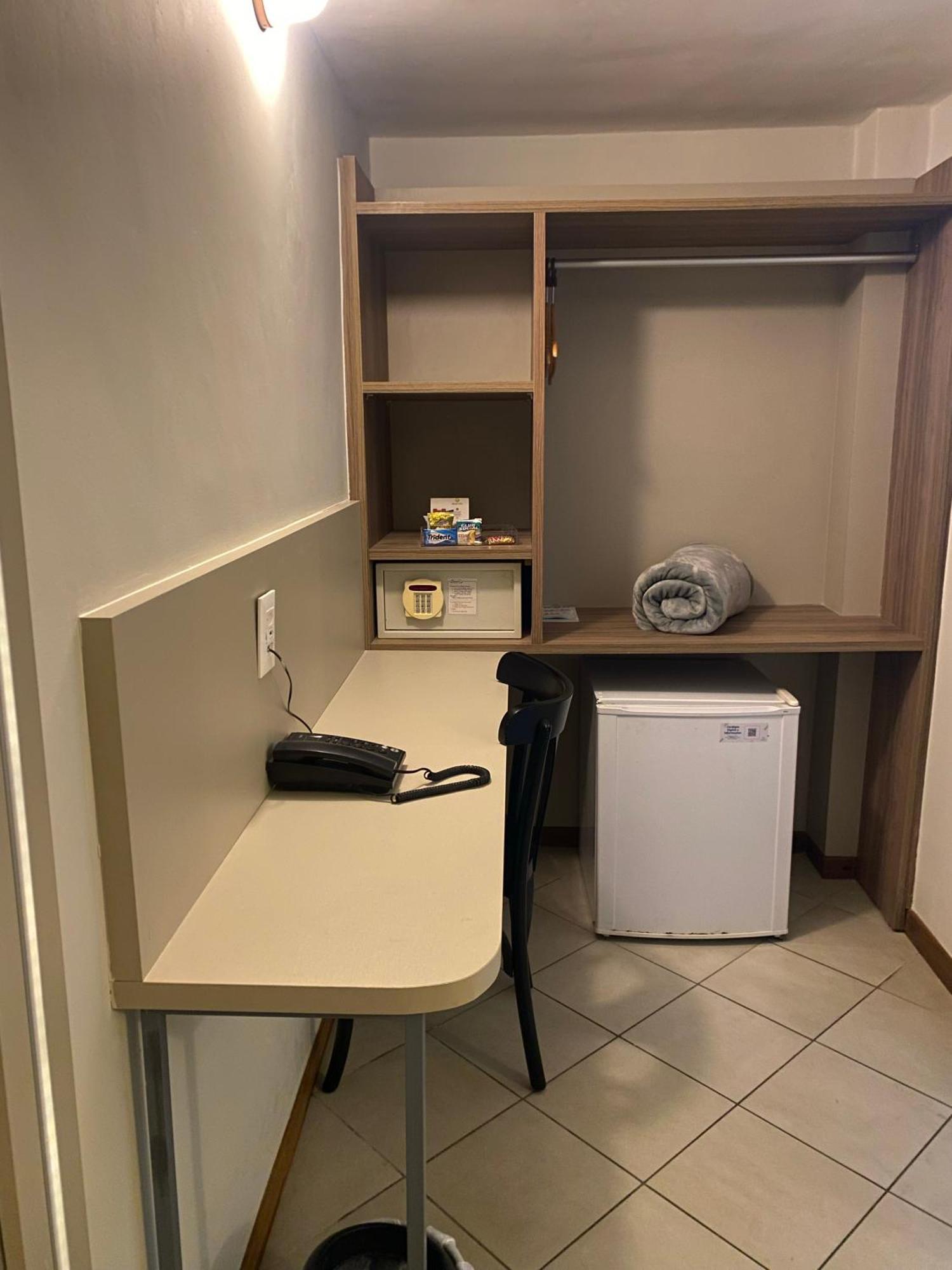 לאורו דה פרייטס Malibu Plaza Hotel מראה חיצוני תמונה