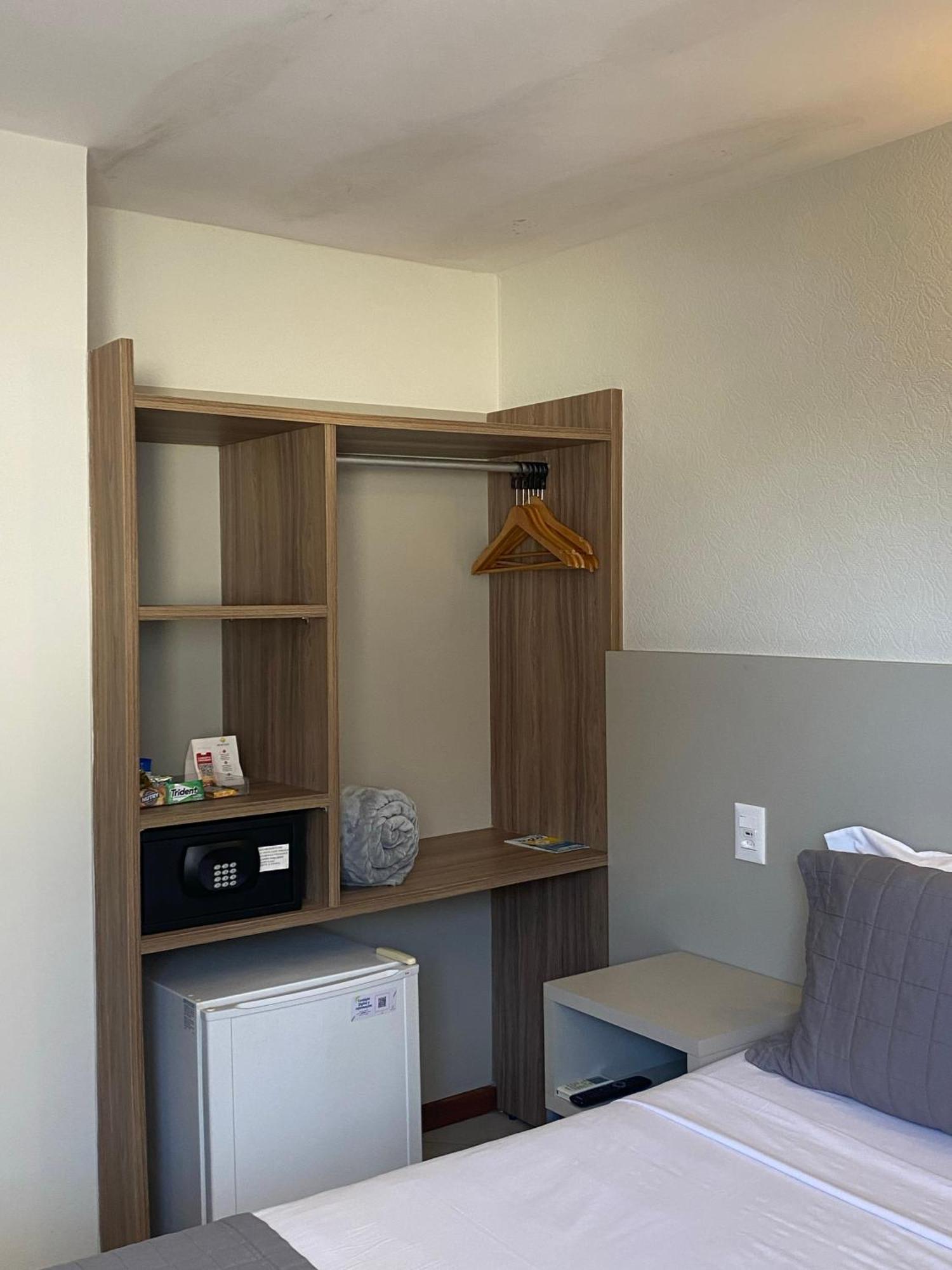 לאורו דה פרייטס Malibu Plaza Hotel מראה חיצוני תמונה